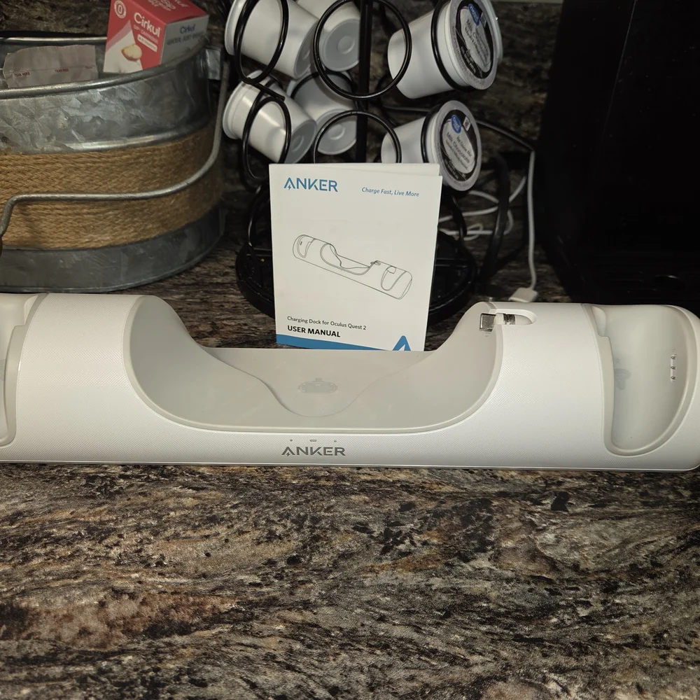 Anker White Charging Station with Strap And Adjustable Strap Bundle Meta Quest 2